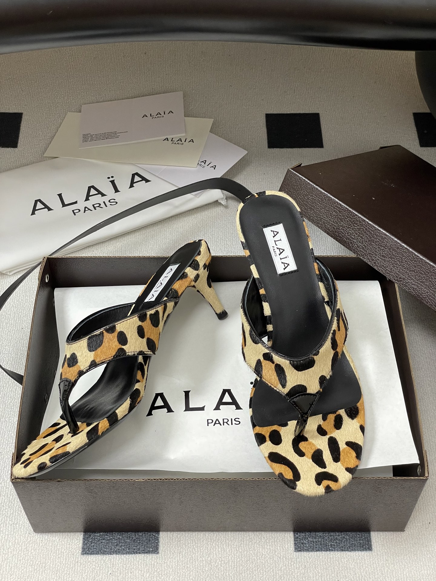 ua a1a1a triangle flat slides 5.5cm heel(cusT0mized size 7-10 days production time)