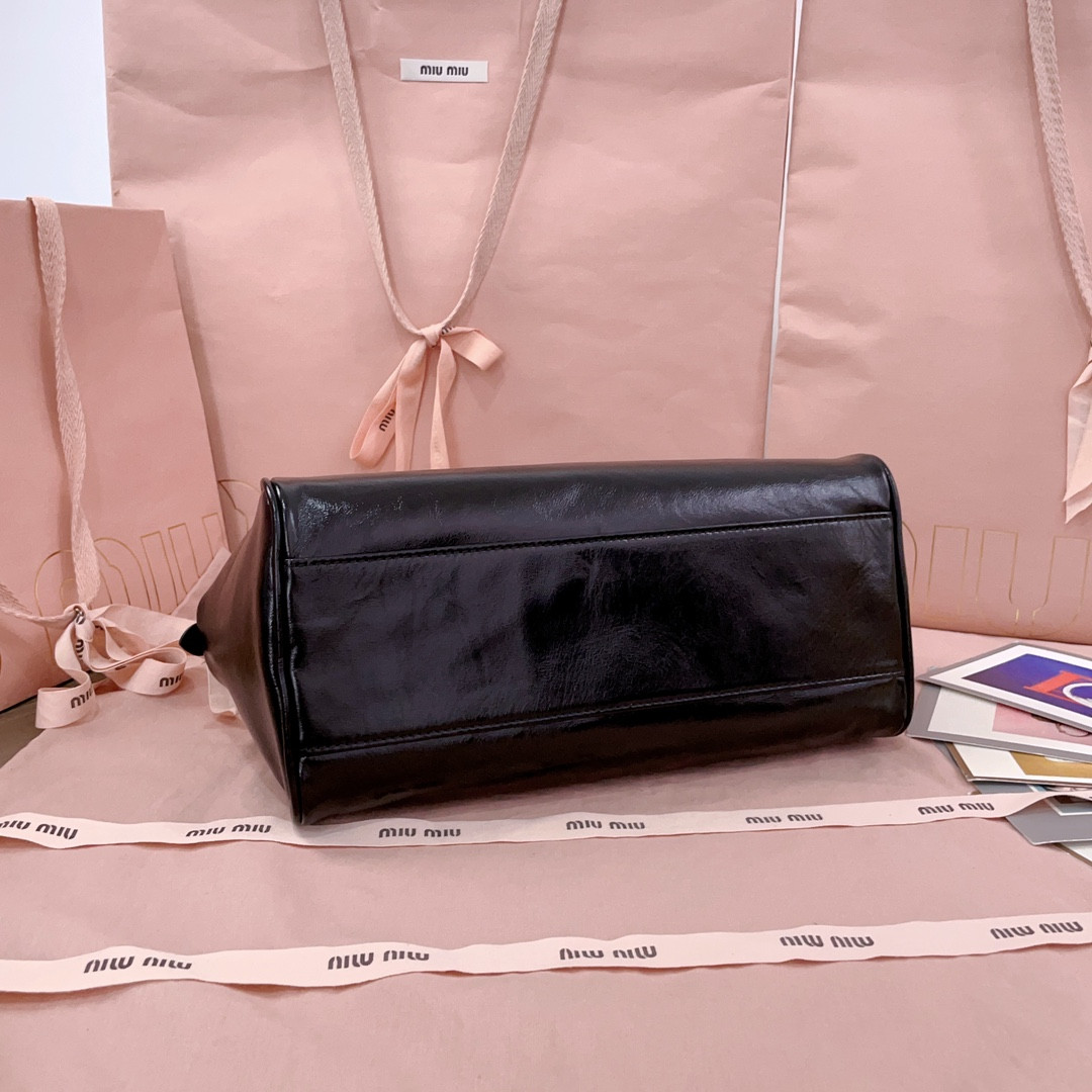 M1v M1v leather top-handle bag 15x28x13cm