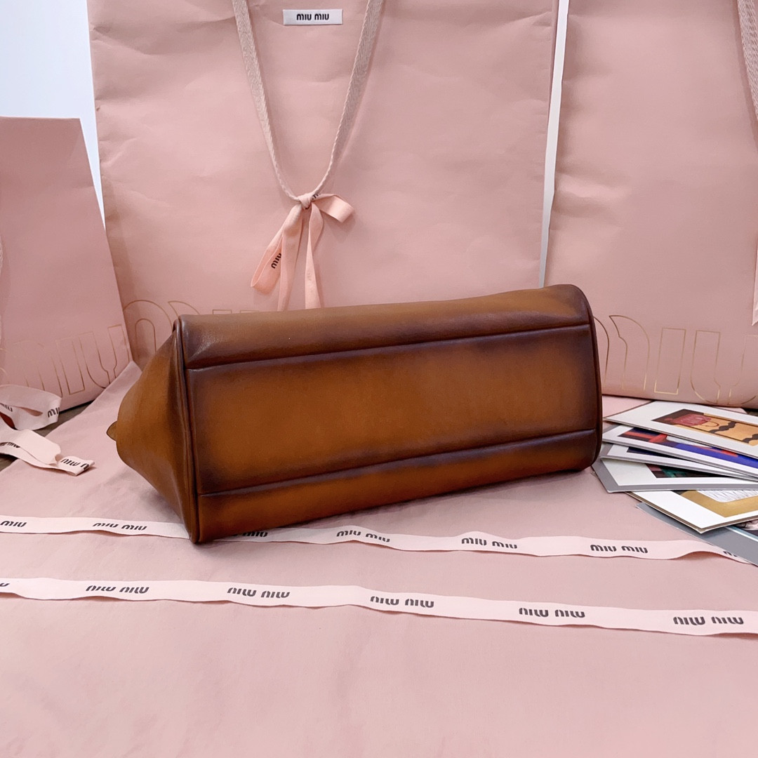 M1v M1v leather top-handle bag 15x28x13cm