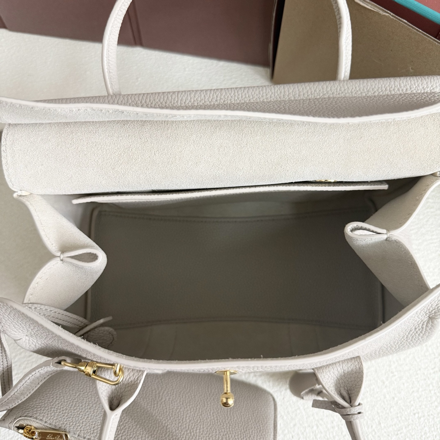 L0r0 P1ana Loom L25 Calfskin 25x18x12.5cm