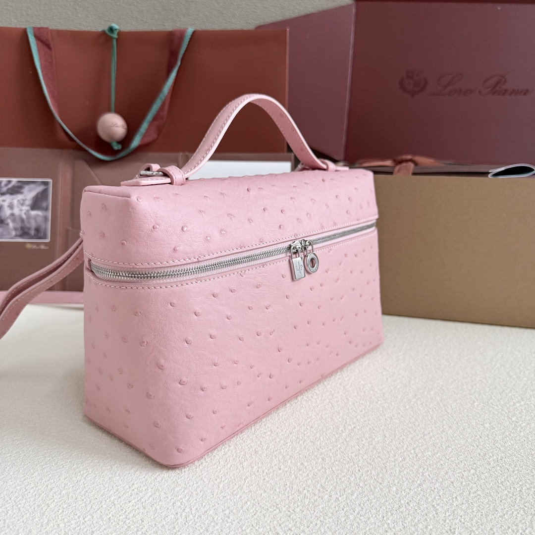 L0r0 P1ana Extra Pocket L27 Ostrich-grained Leather 16x27x10cm