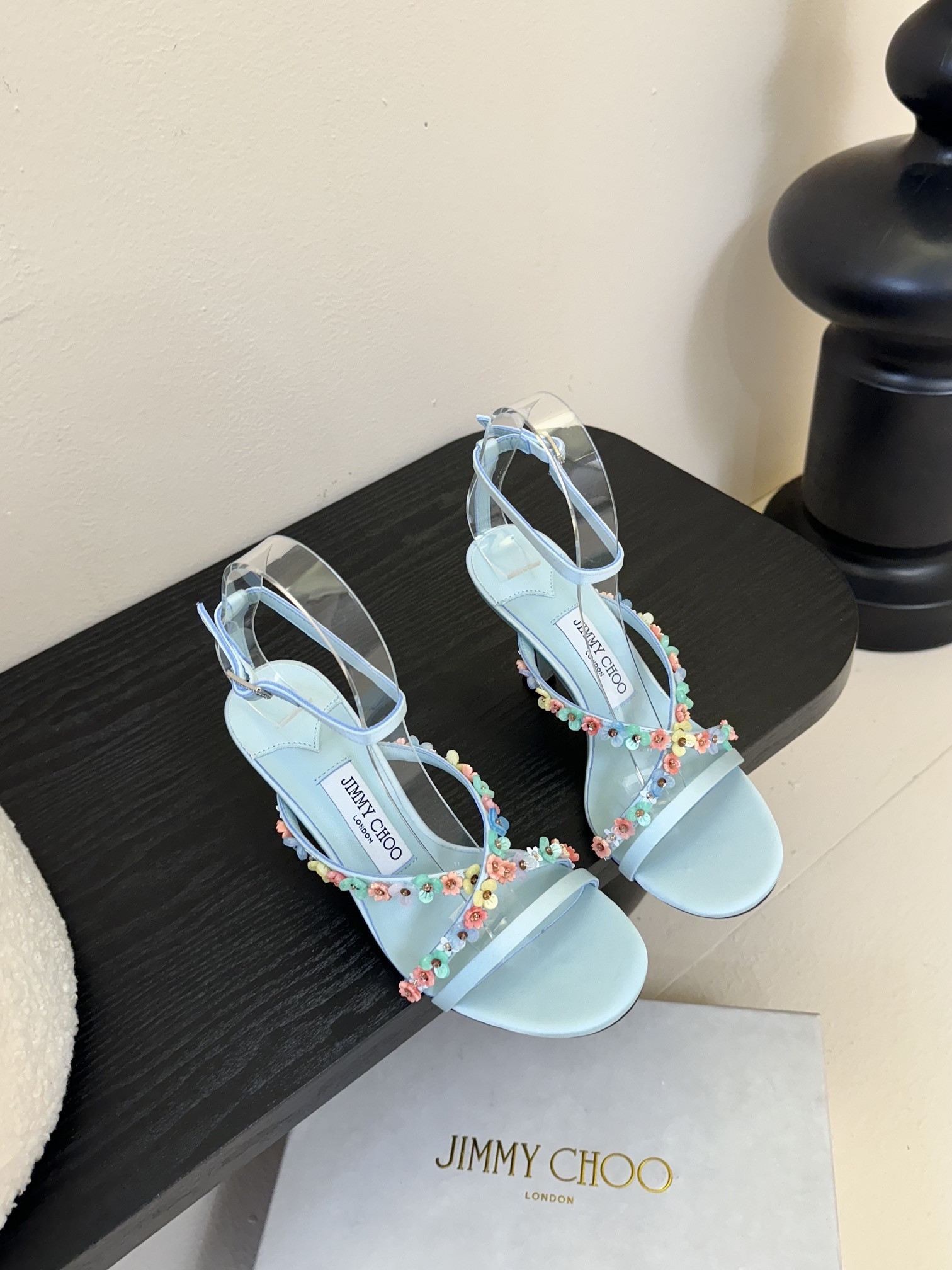UA J1m*y Ch00 Blanche Sandals 9cm