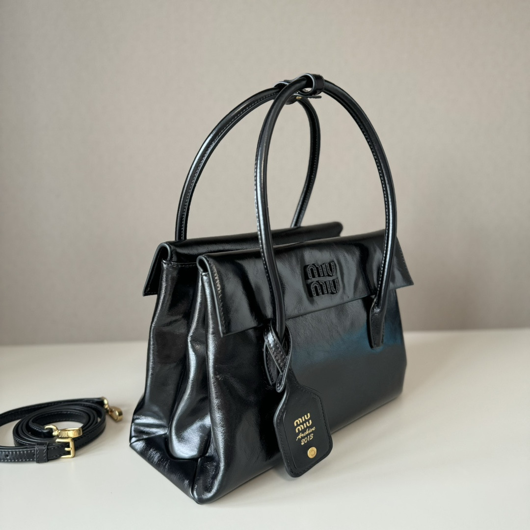 M1v M1v solitaire shiny leather bag 19.5x28x11cm