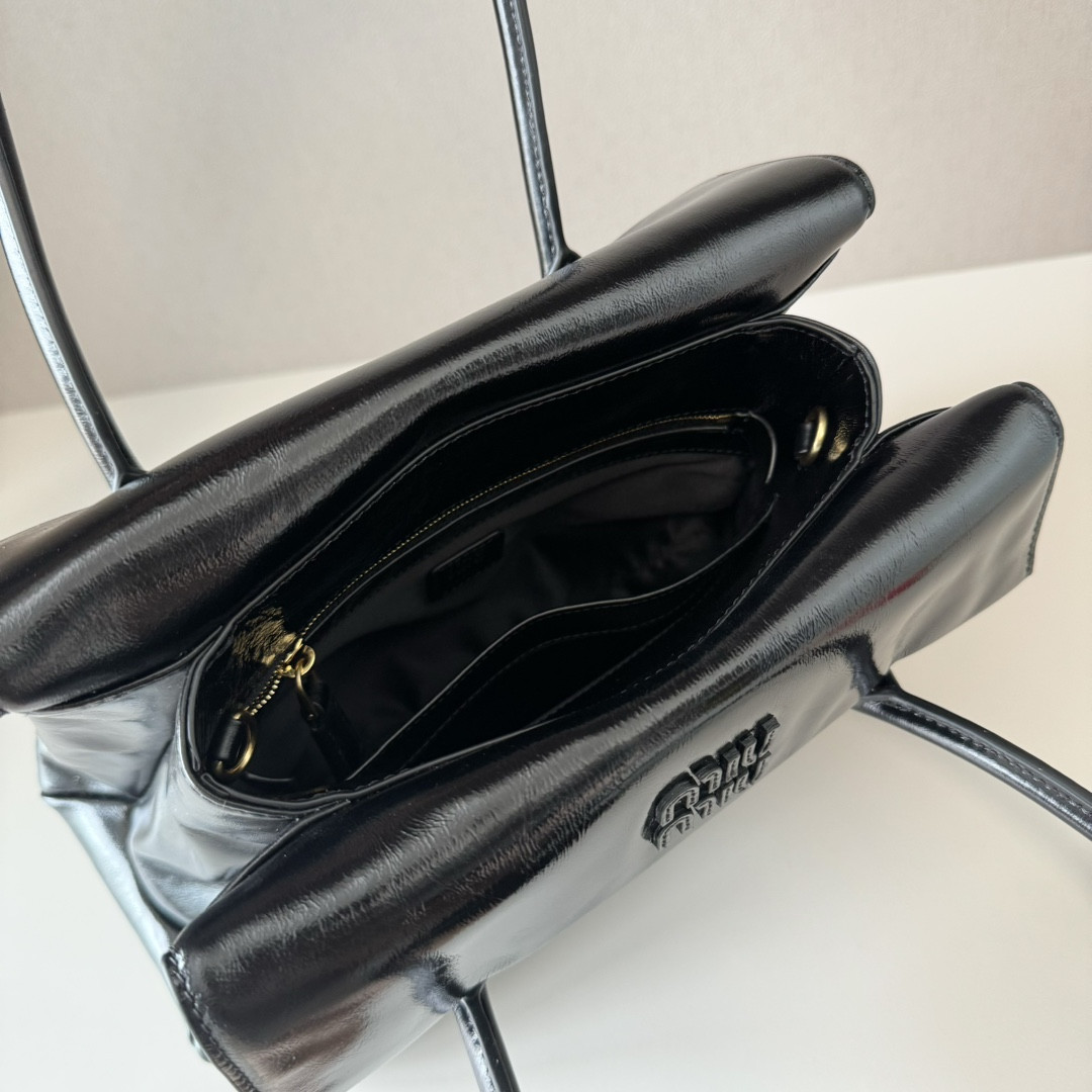 M1v M1v solitaire shiny leather bag 19.5x28x11cm
