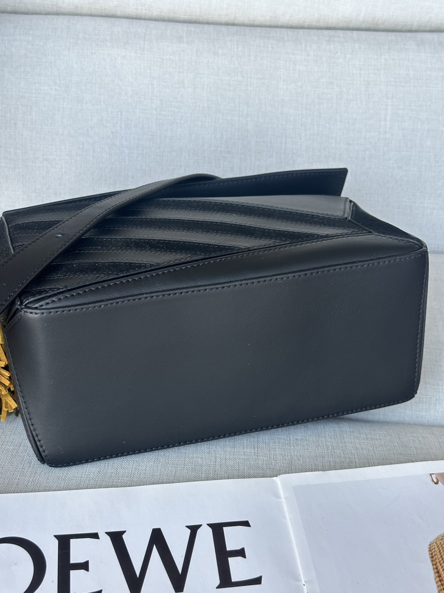L0ew* small puzzle bag in classic calfskin and suede 16.5x24x10.5cm