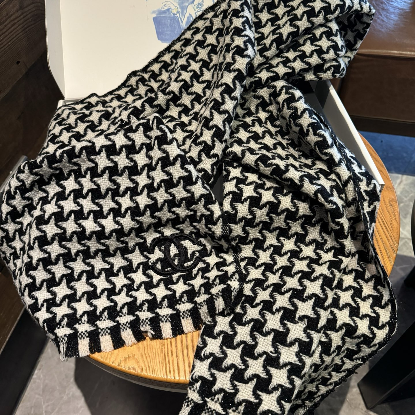 Ch**el scarf 45x200cm 100% cashmere