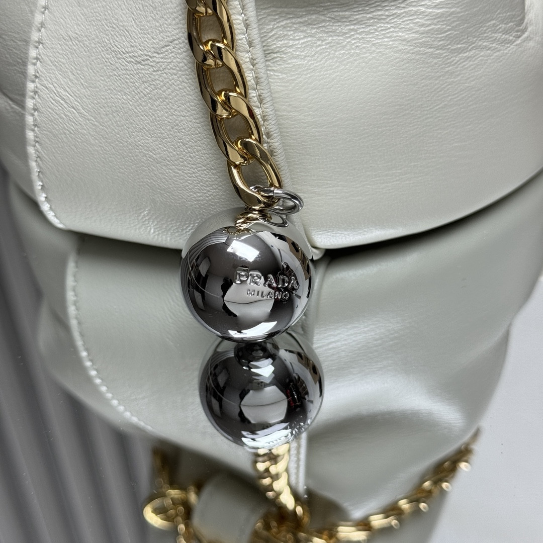 Pra*a Petit Sac Noir Mini Nappa Leather Bucket Bag 19x15x6cm