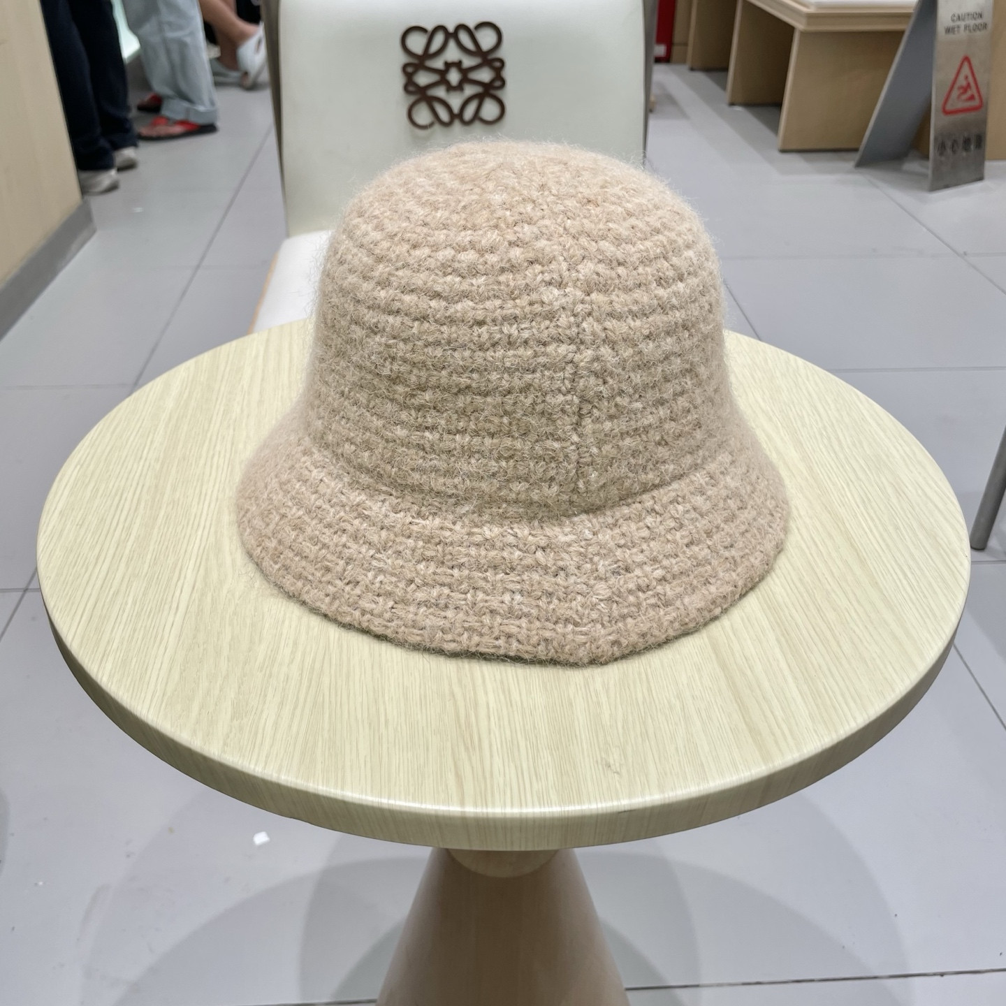 Ce1i*e knit bucket hat