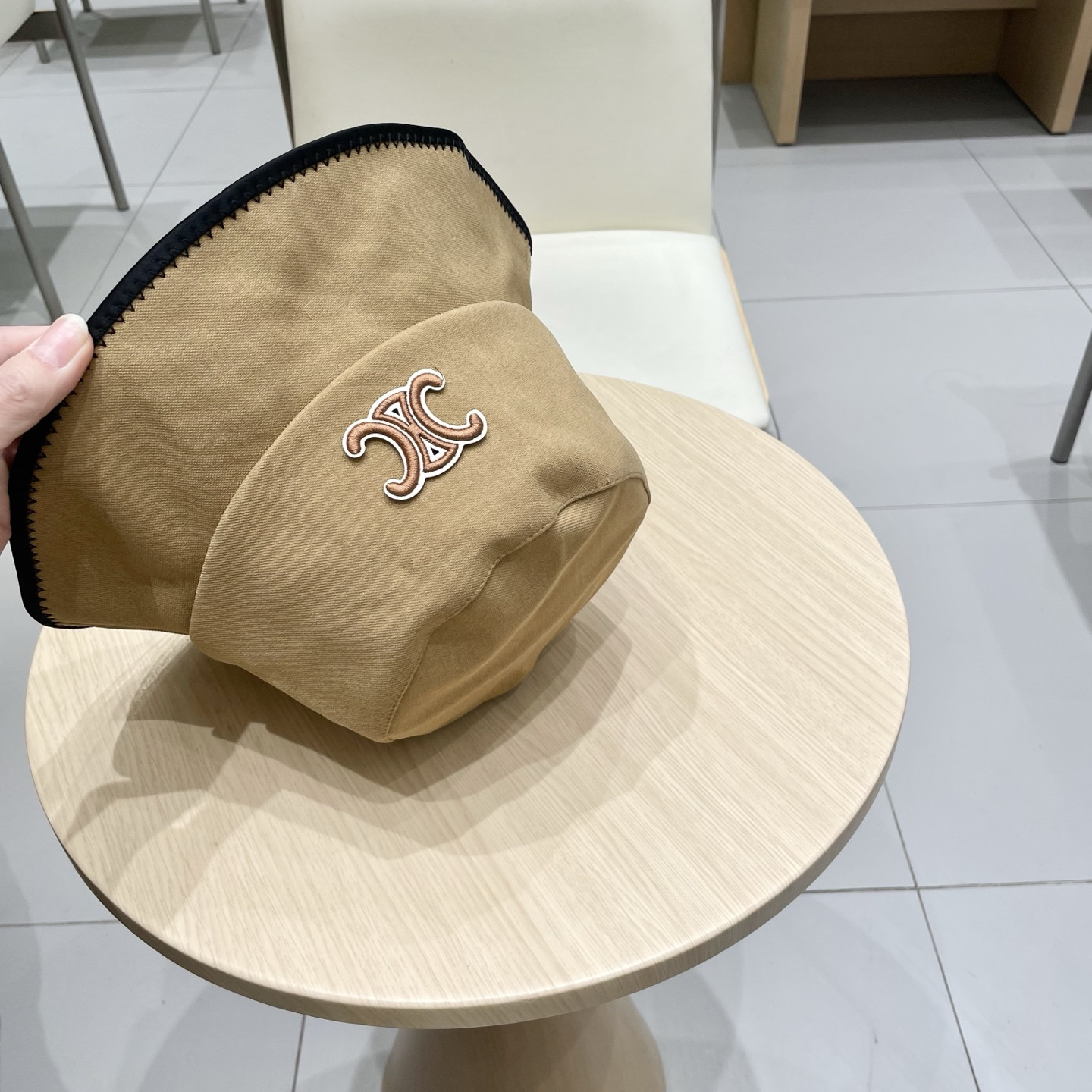 Ce1i*e bucket hat