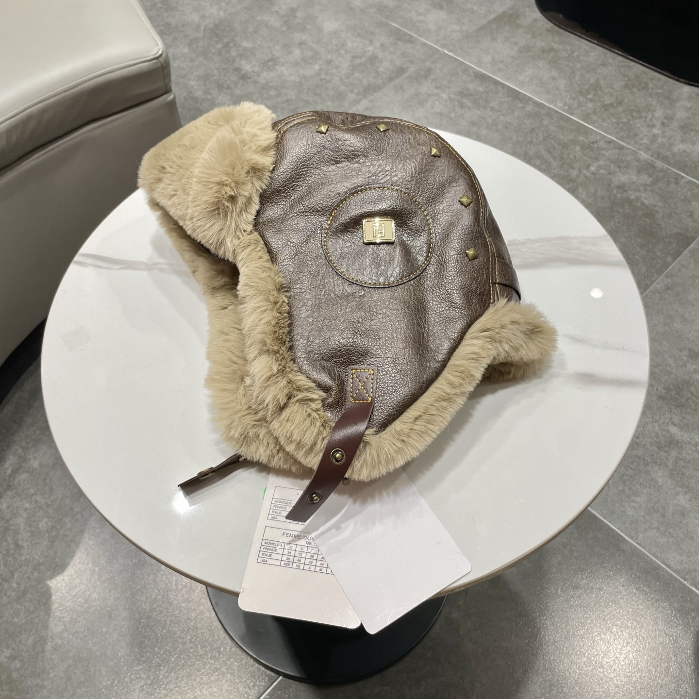 F**di trapper hat