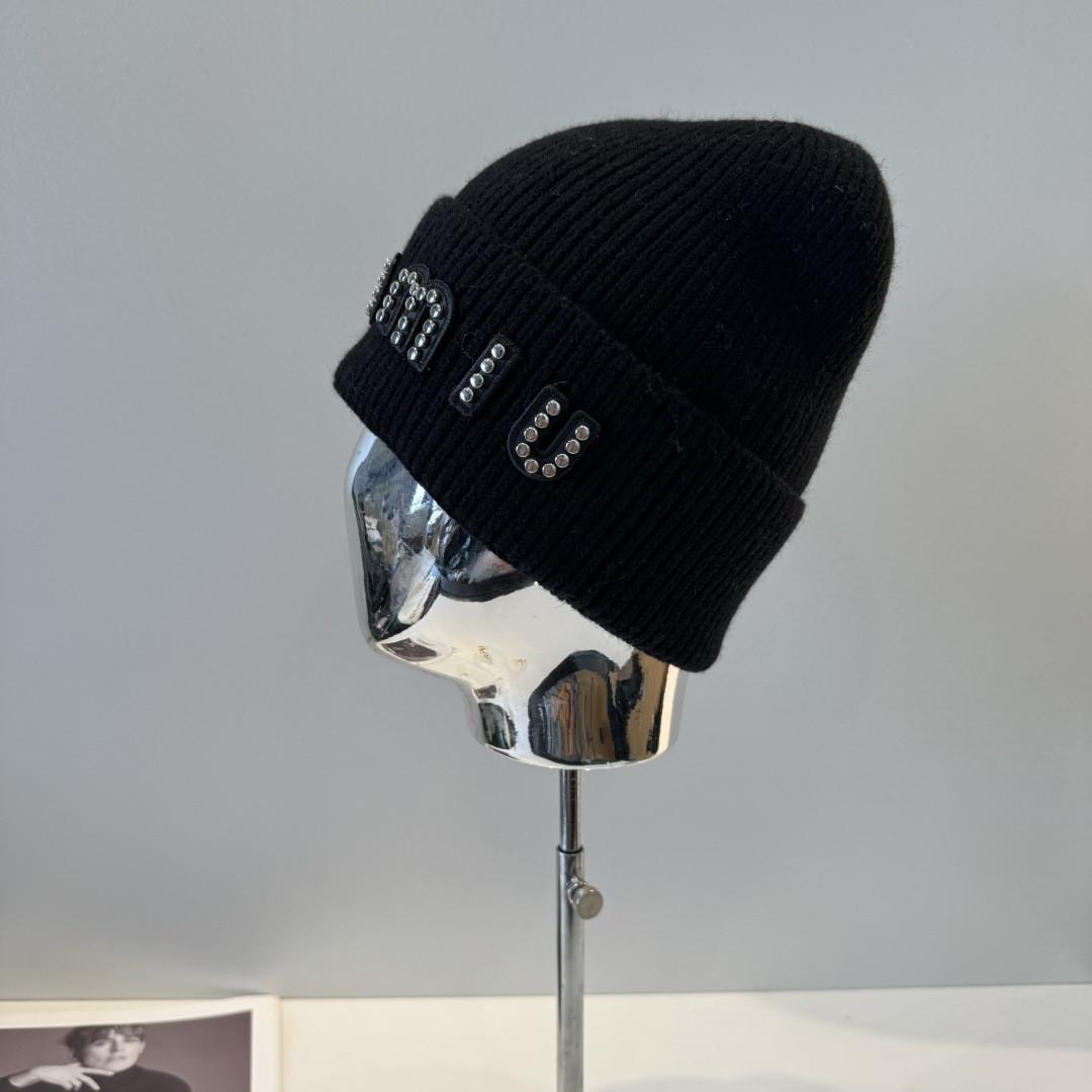 M1v M1v beanie