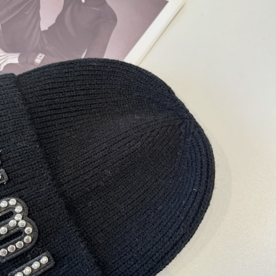 M1v M1v beanie