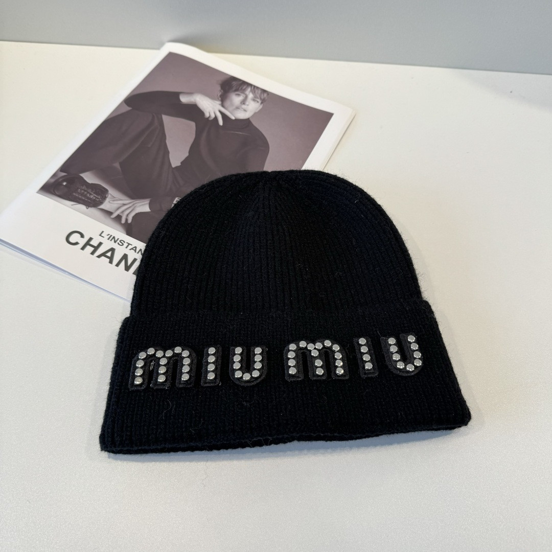 M1v M1v beanie