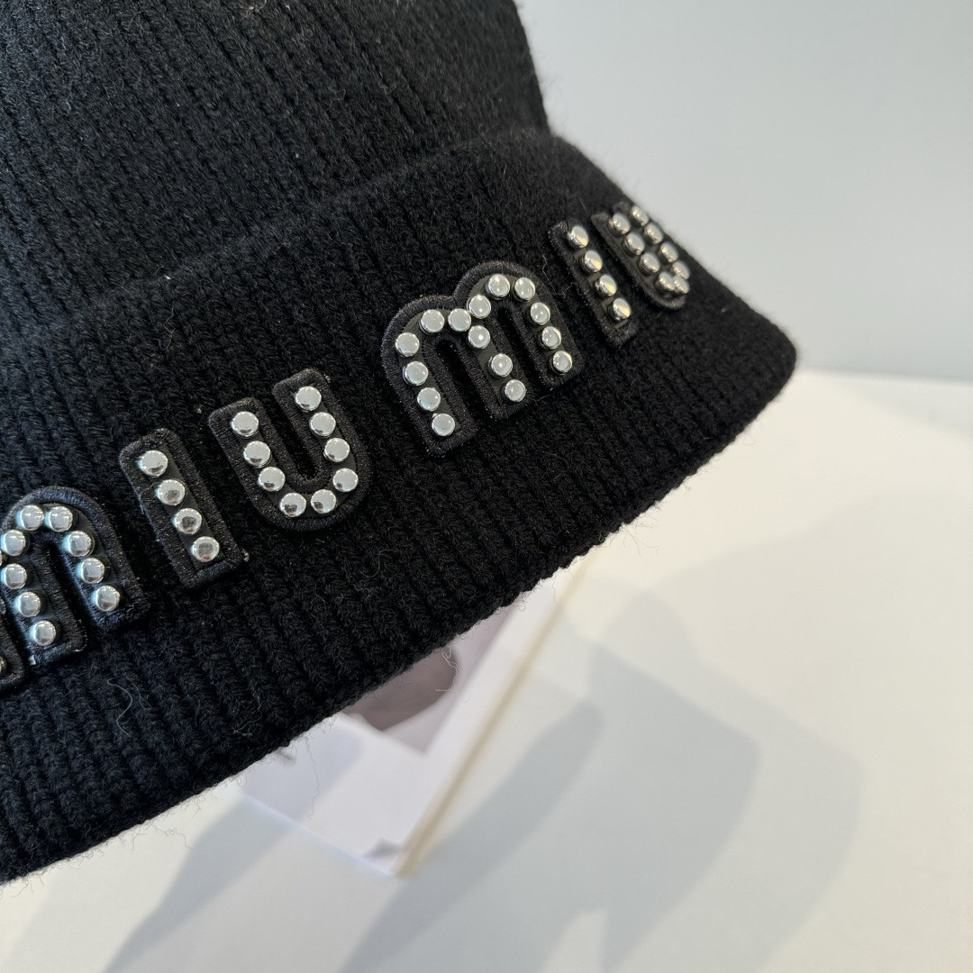 M1v M1v beanie