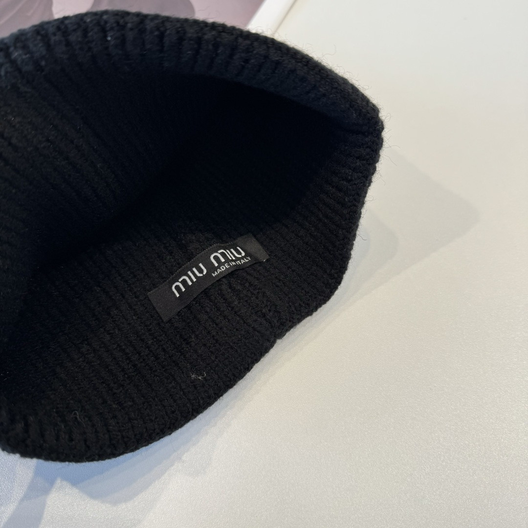 M1v M1v beanie