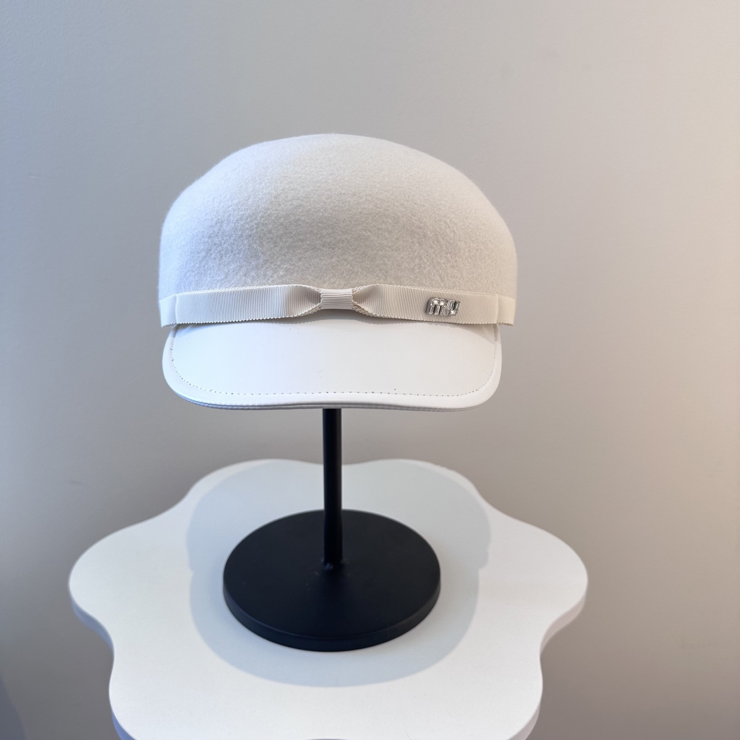 M1v M1v hat