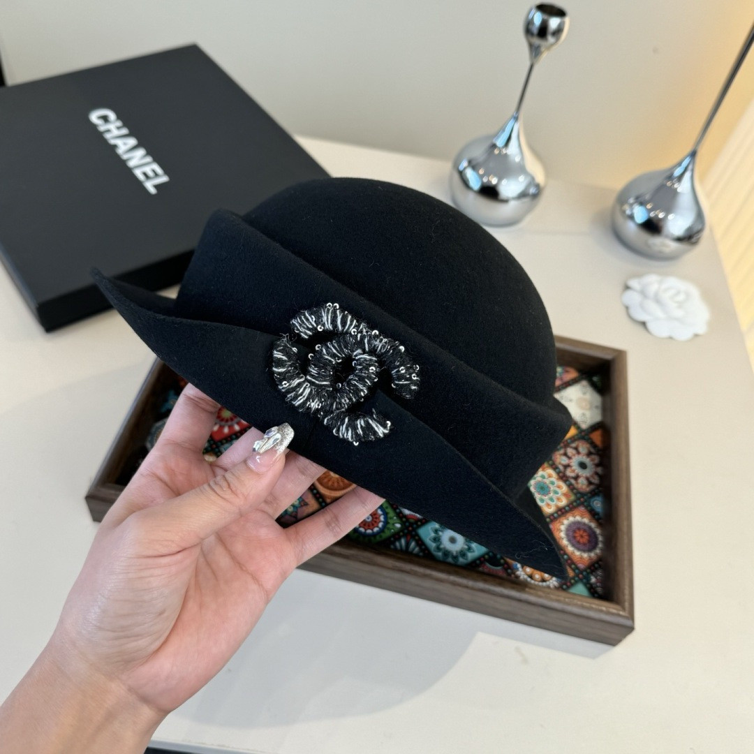Ch**el hat 57cm head circumference