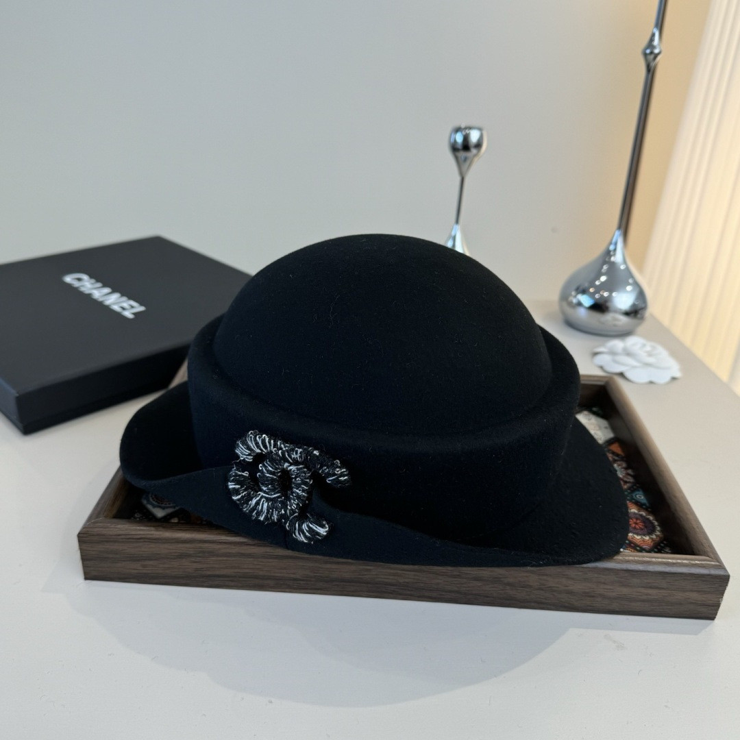Ch**el hat 57cm head circumference