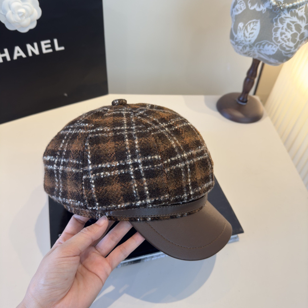 Ch**el newsboy cap 57cm head circumference