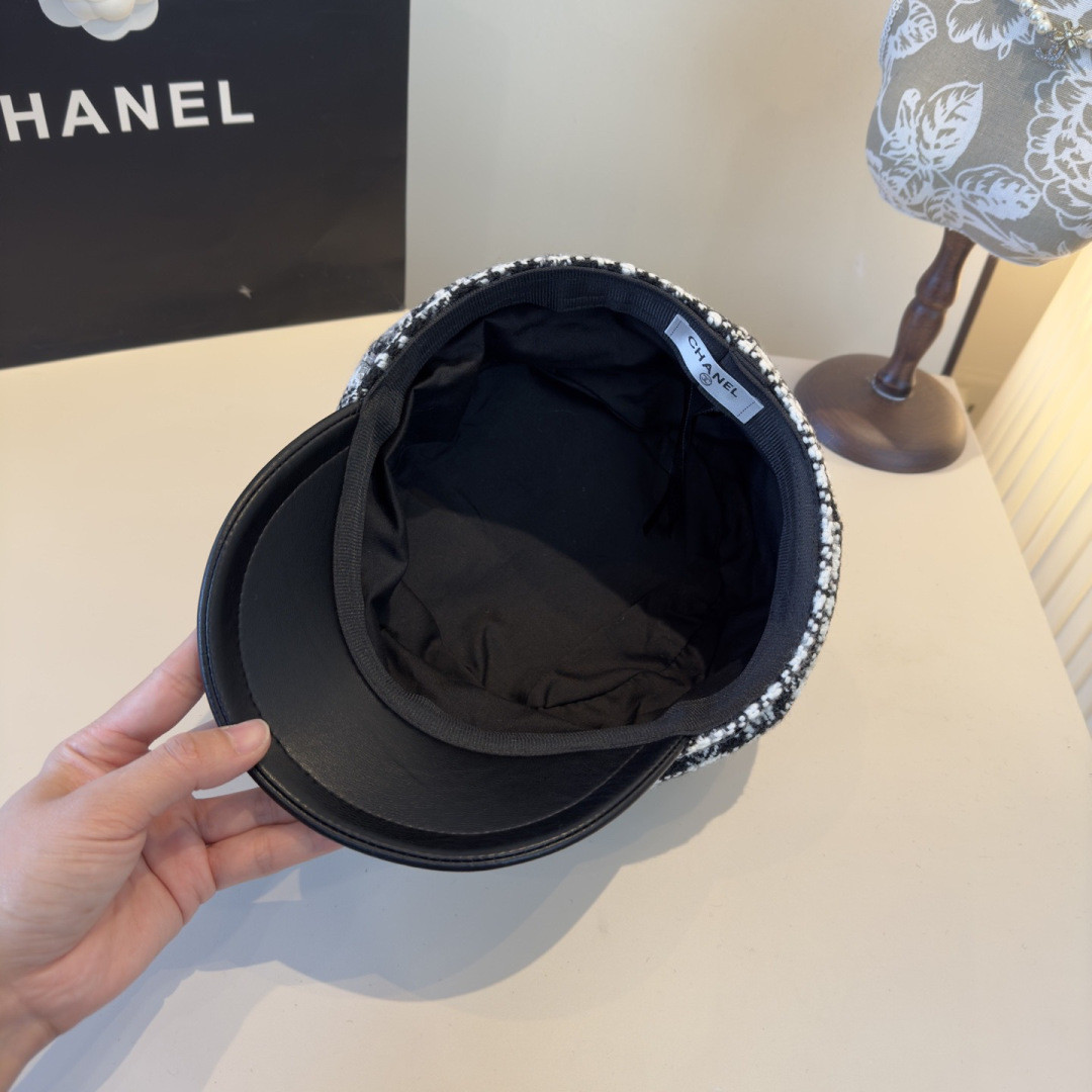 Ch**el newsboy cap 57cm head circumference