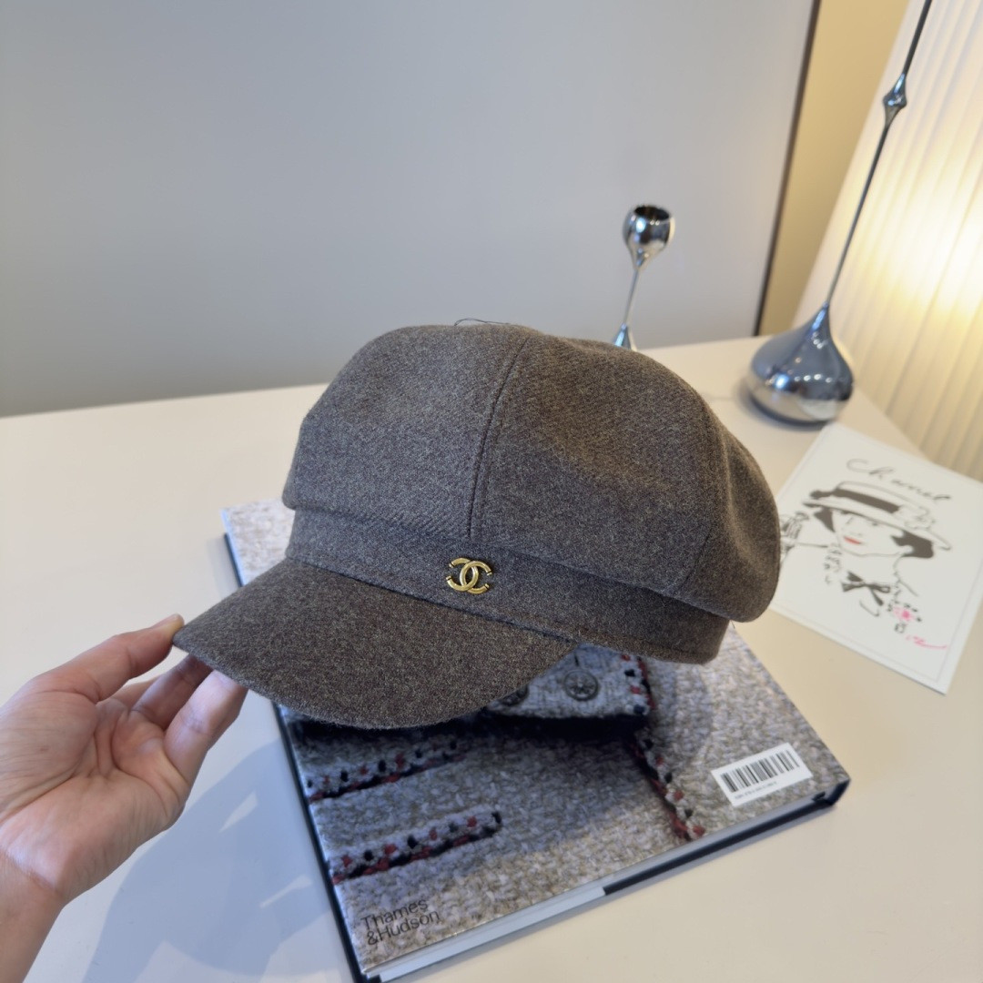 Ch**el newsboy cap 57cm head circumference