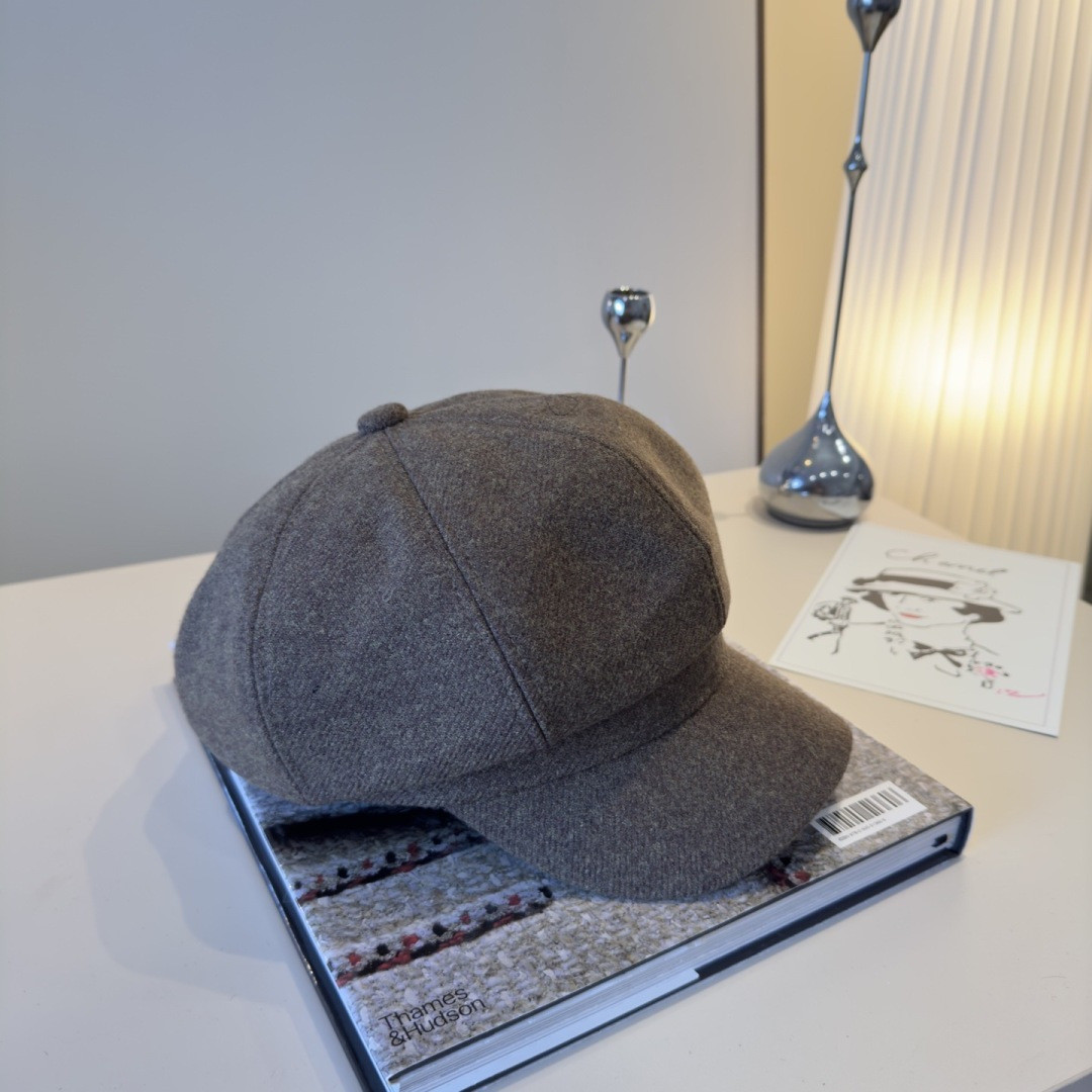 Ch**el newsboy cap 57cm head circumference