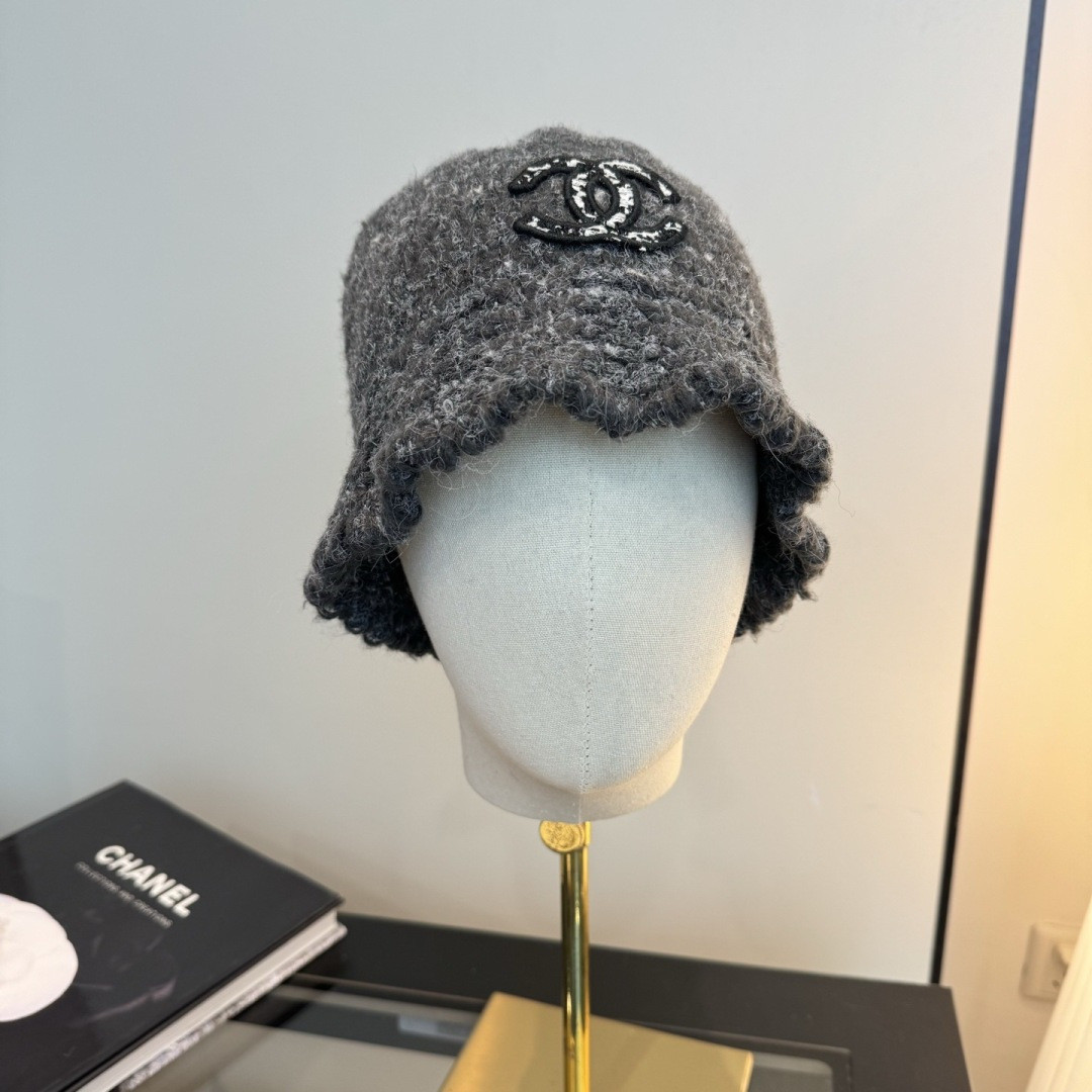 Ch**el knit bucket hat