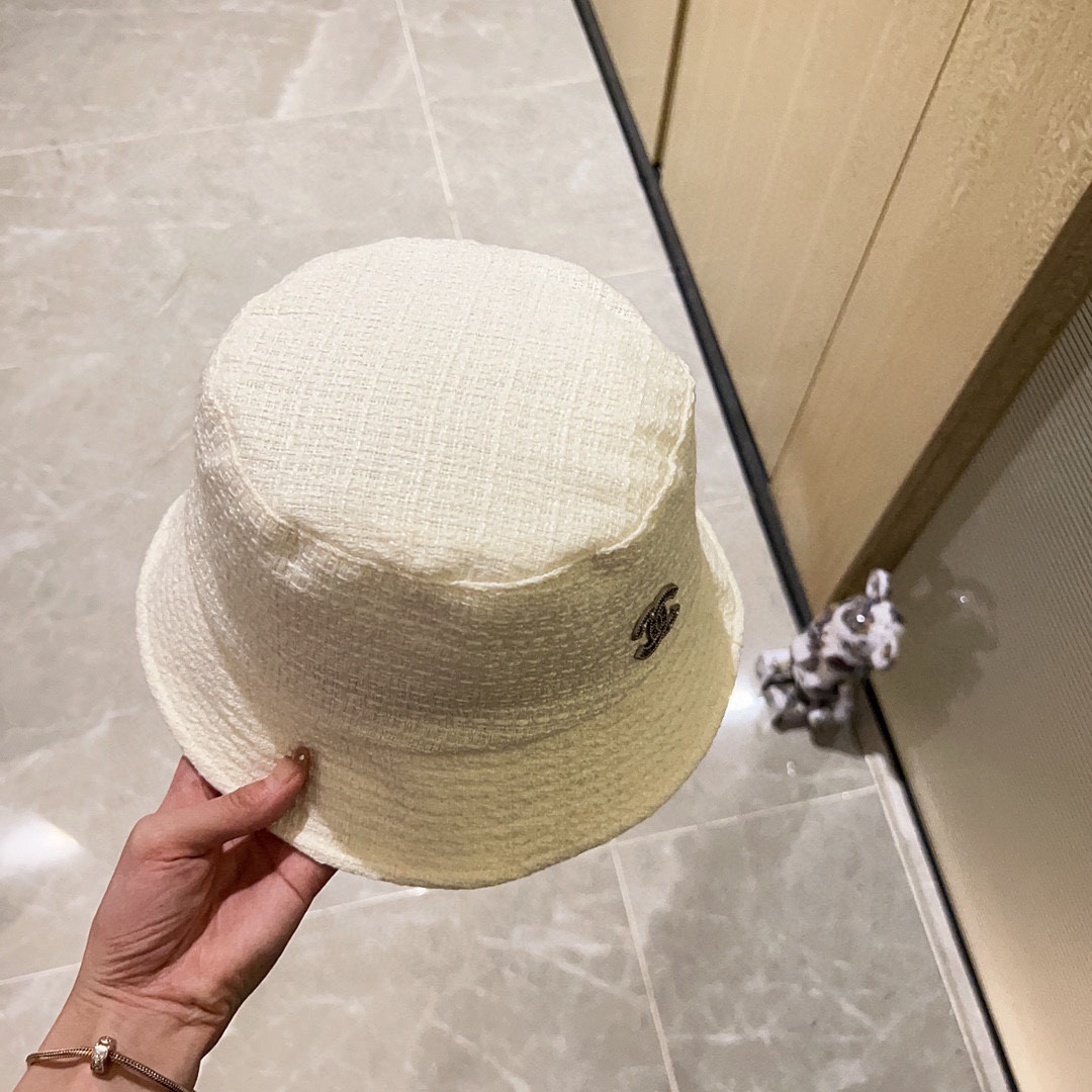 Ch**el bucket hat