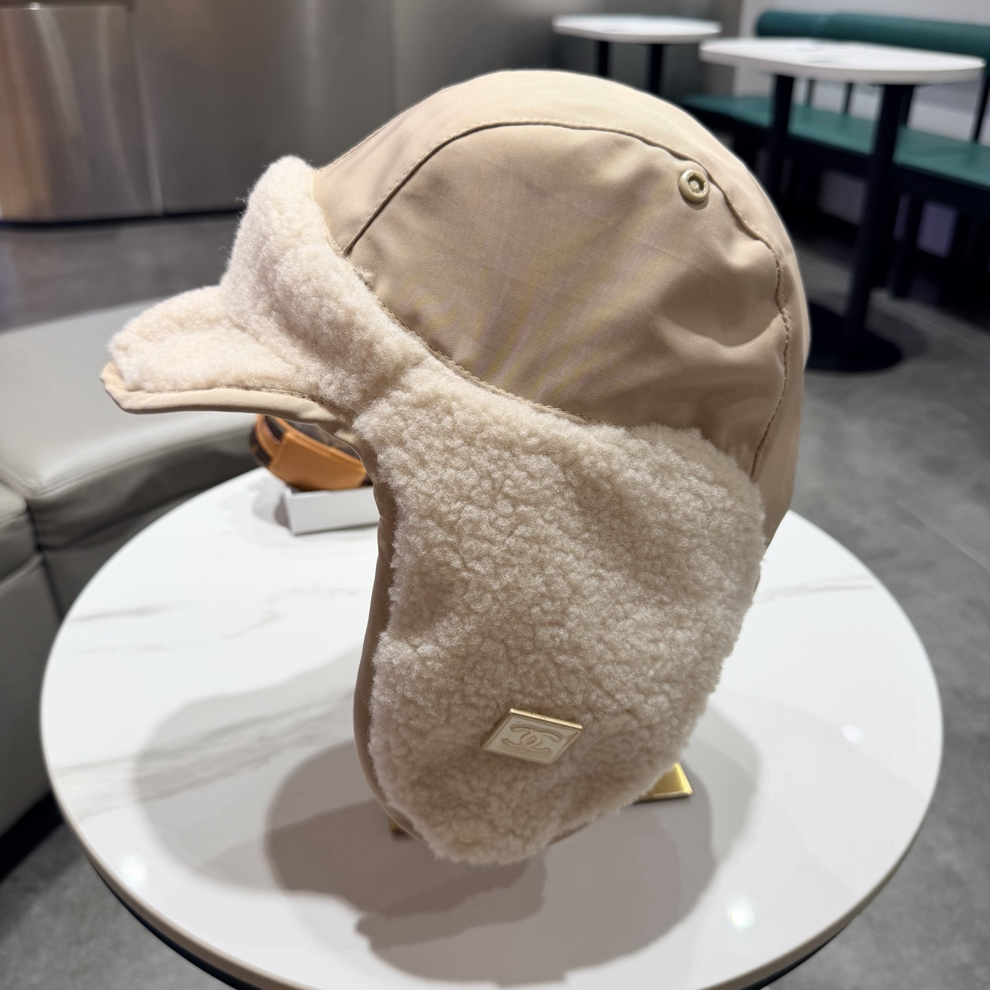 Ch**el hat