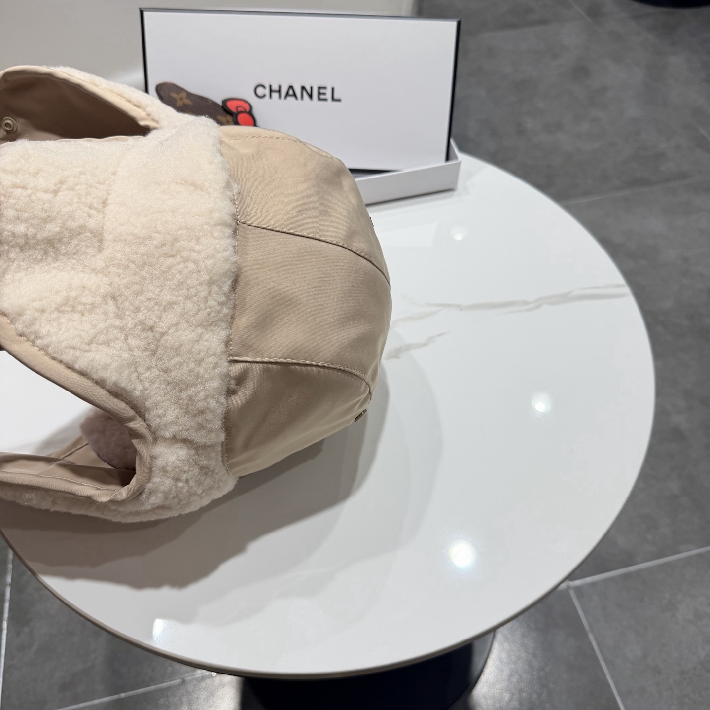 Ch**el hat