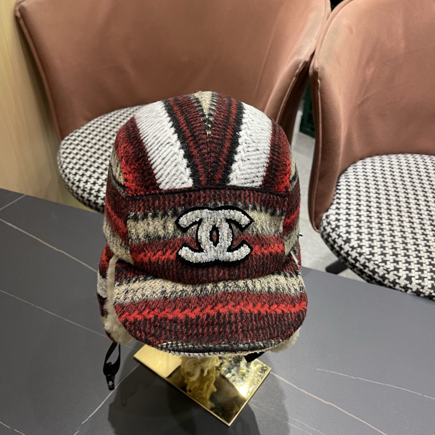 Ch**el trapper hat