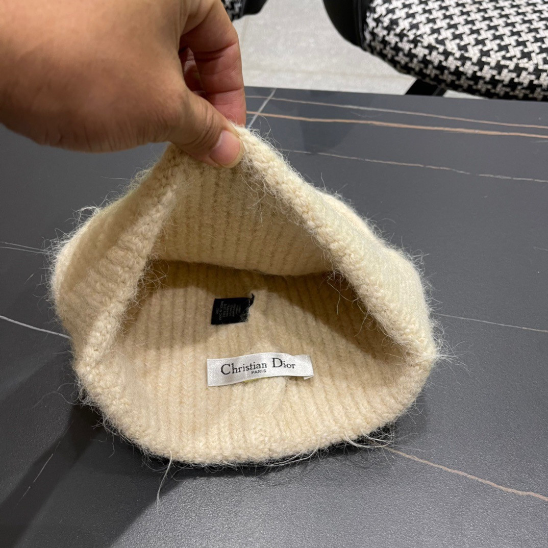 D10r beanie