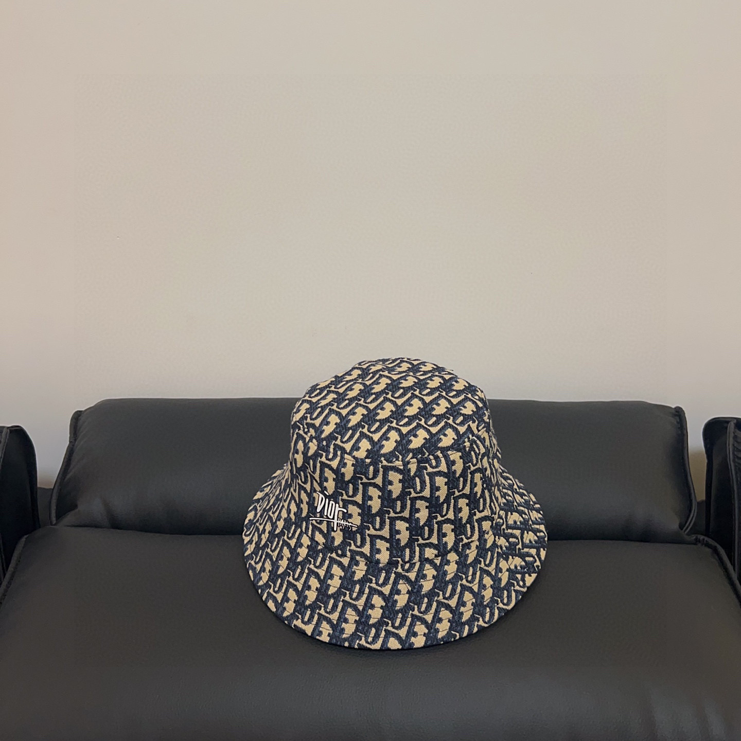 D10r bucket hat