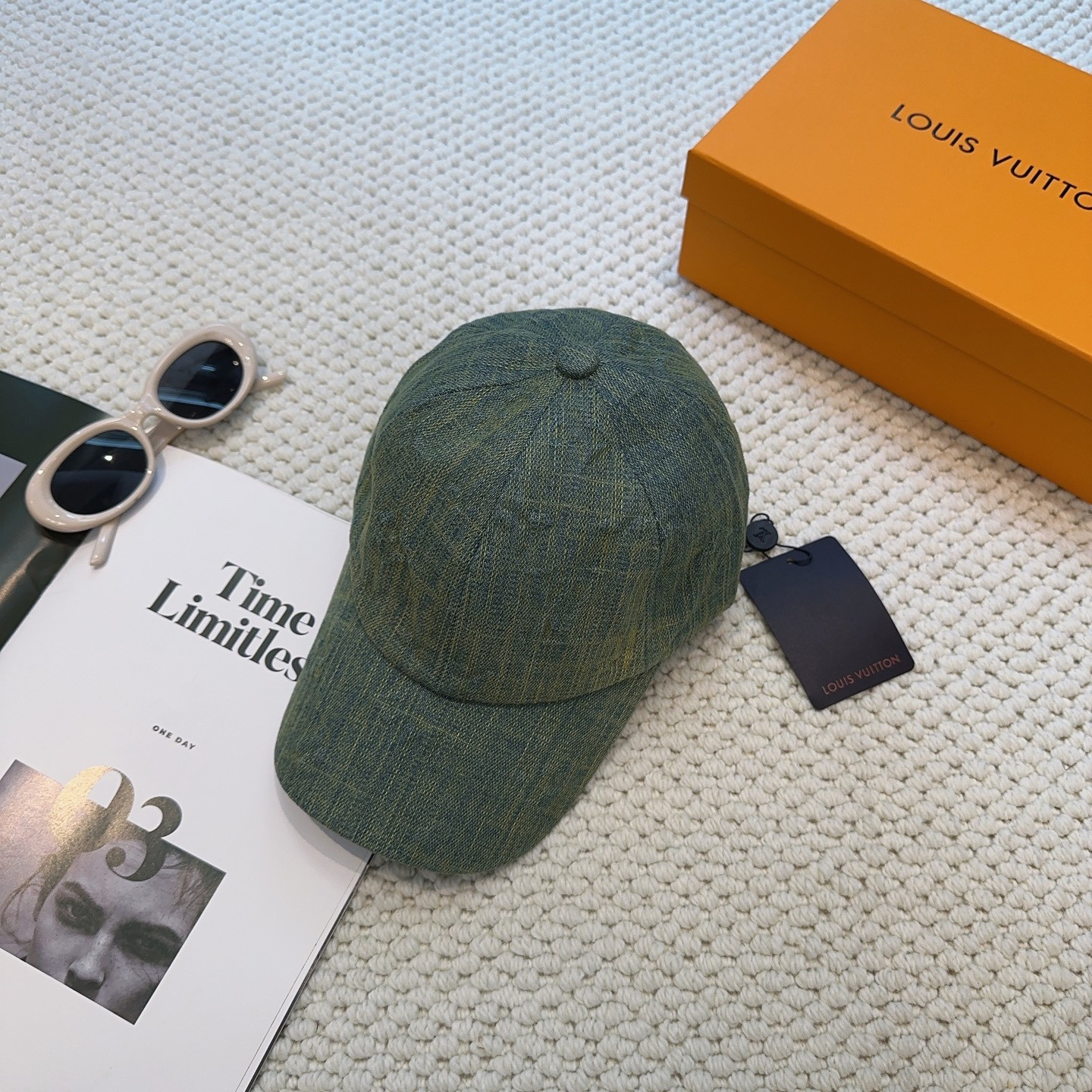 l0vis Vvtt0n baseball cap