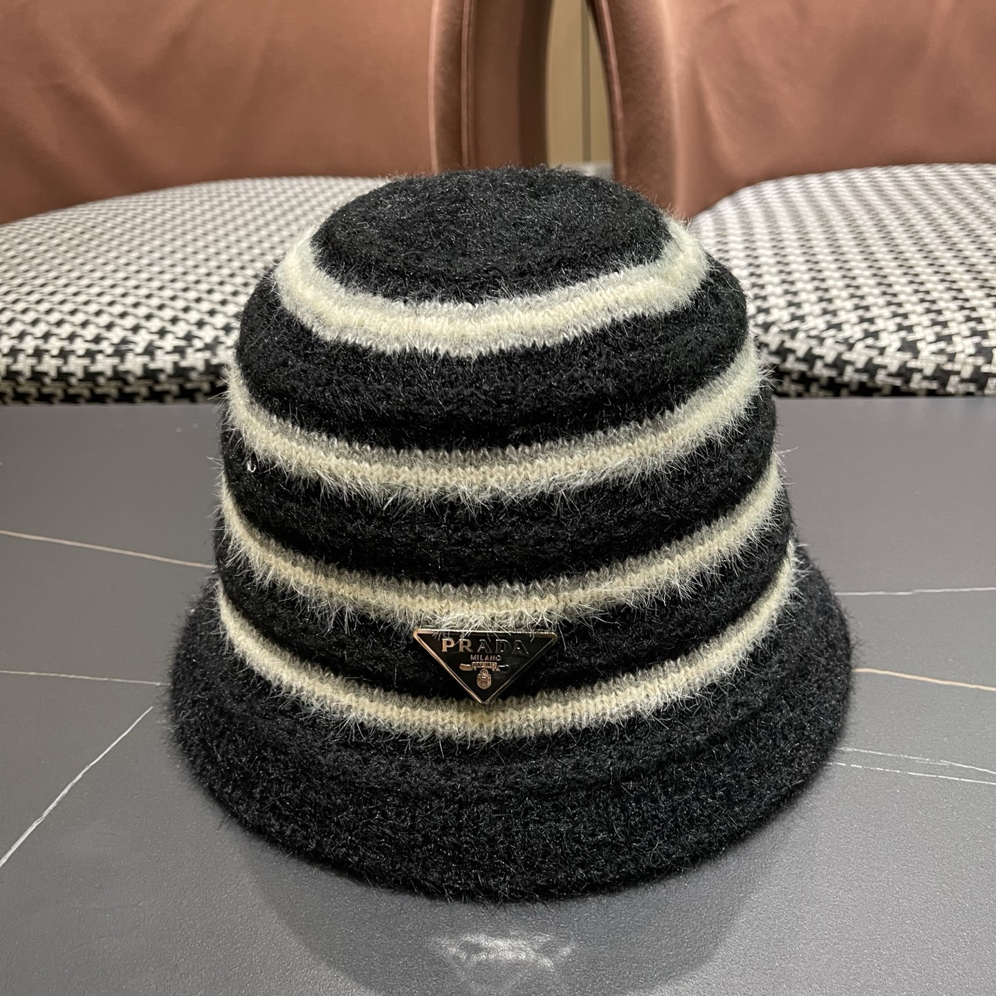 Pra*a knit bucket hat