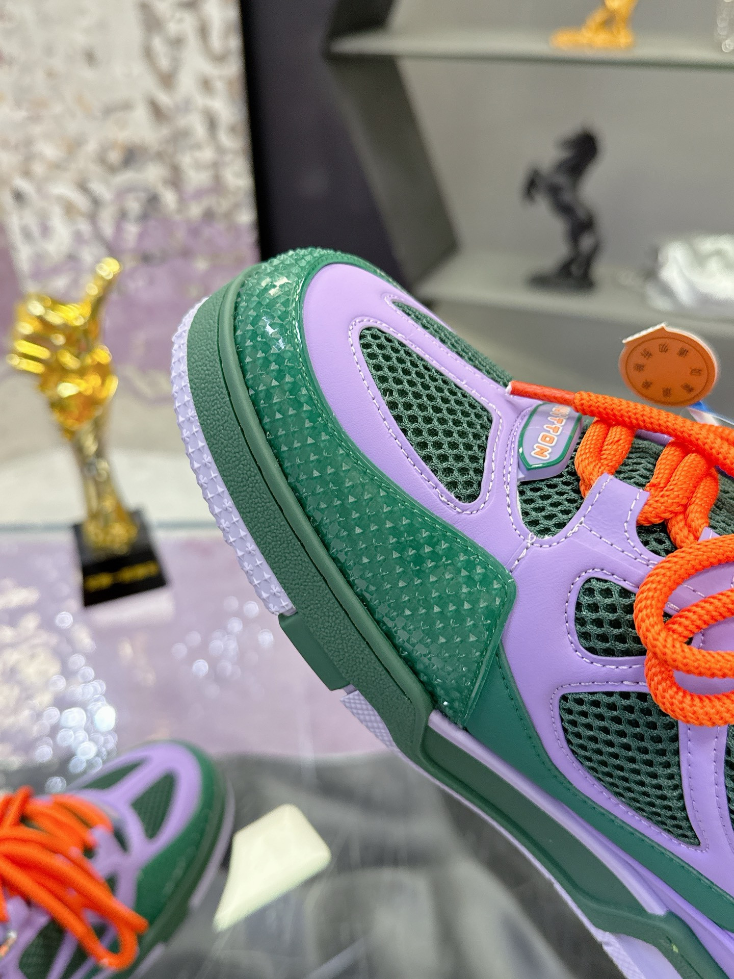 UA LV Skate Sneaker