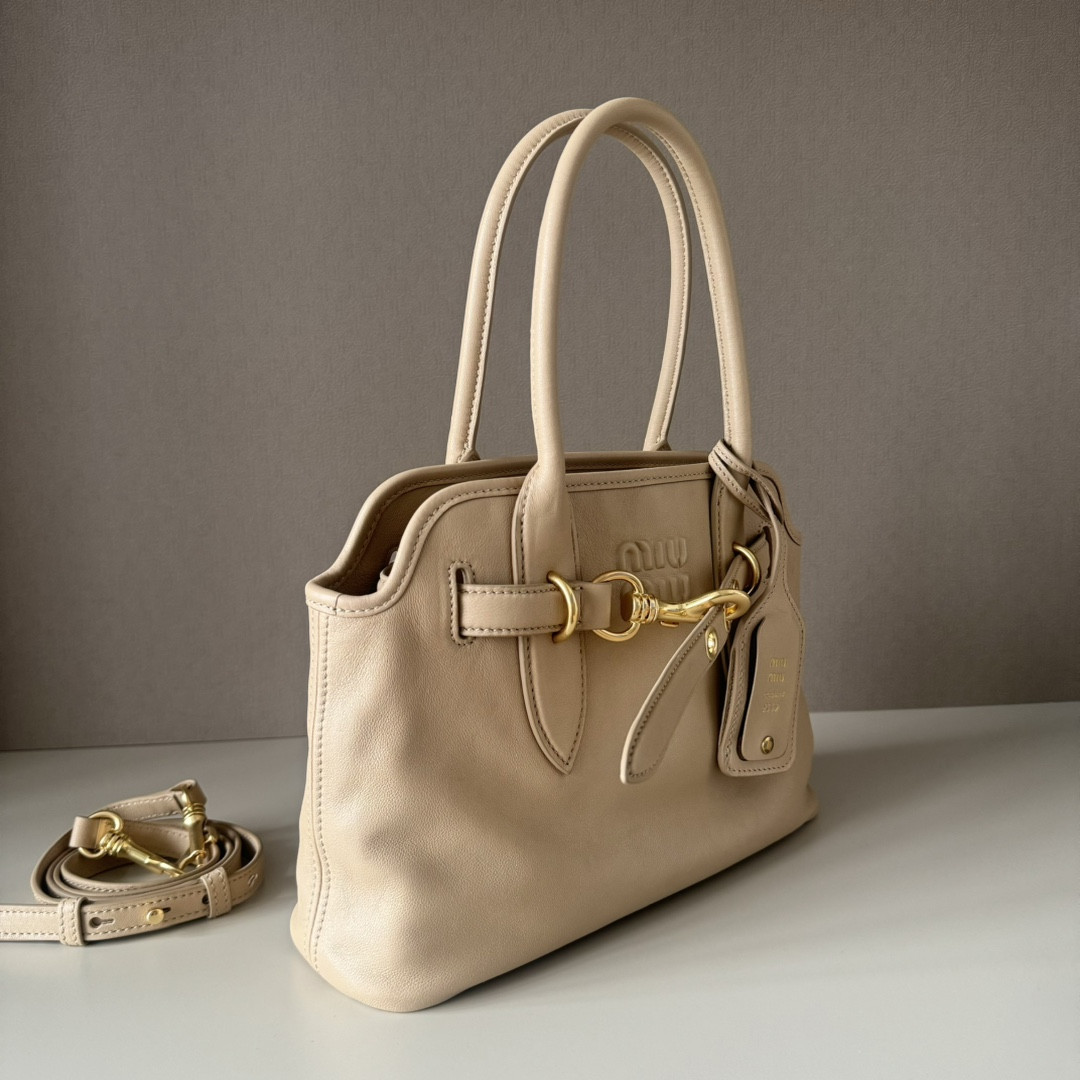 M1v M1v aventure nappa leather handbag 22x30x10cm