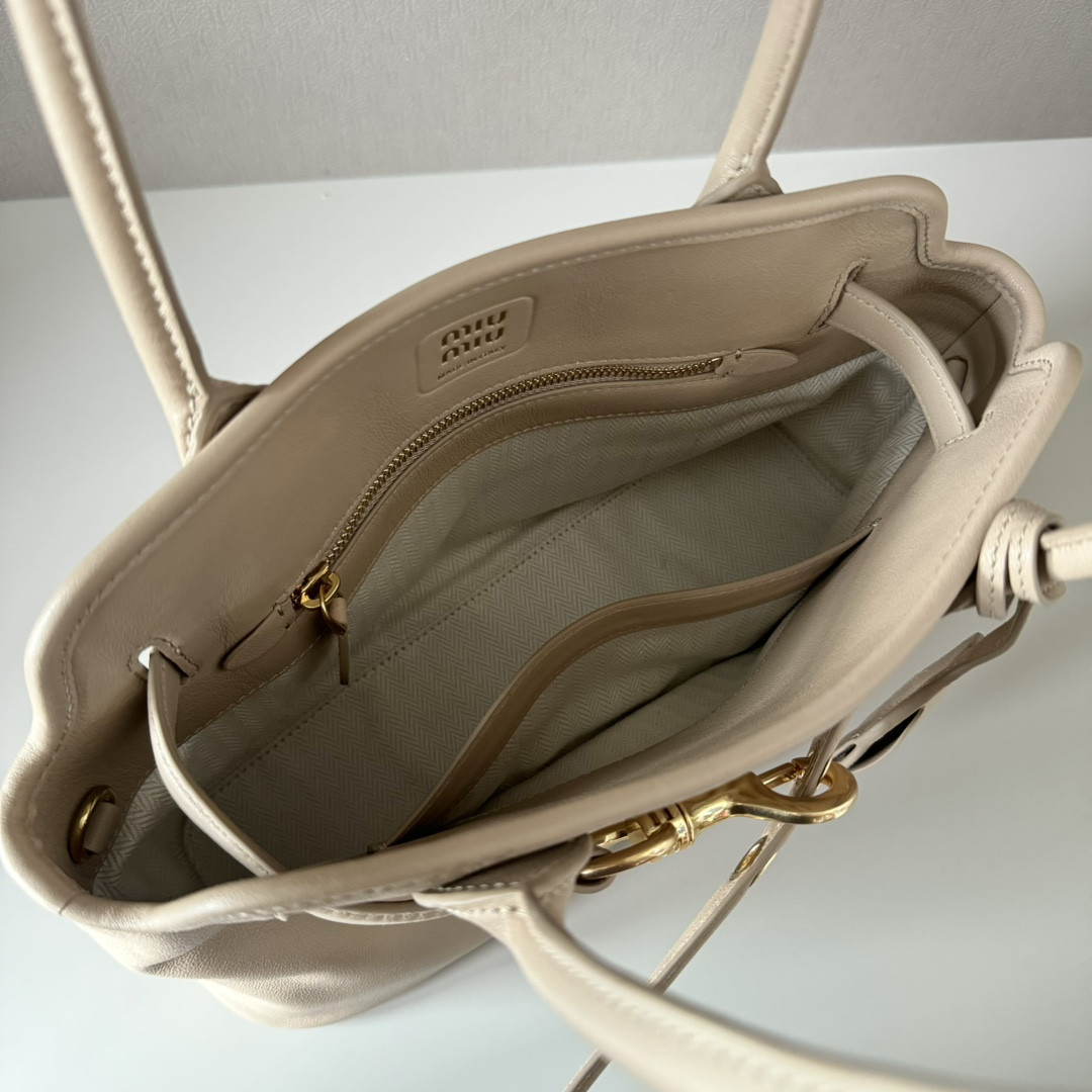 M1v M1v aventure nappa leather handbag 22x30x10cm