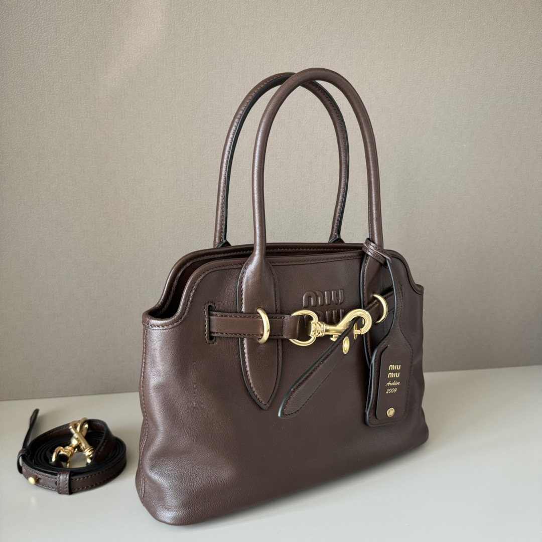 M1v M1v aventure nappa leather handbag 22x30x10cm