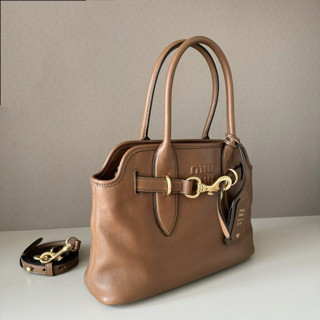 M1v M1v aventure nappa leather handbag 22x30x10cm