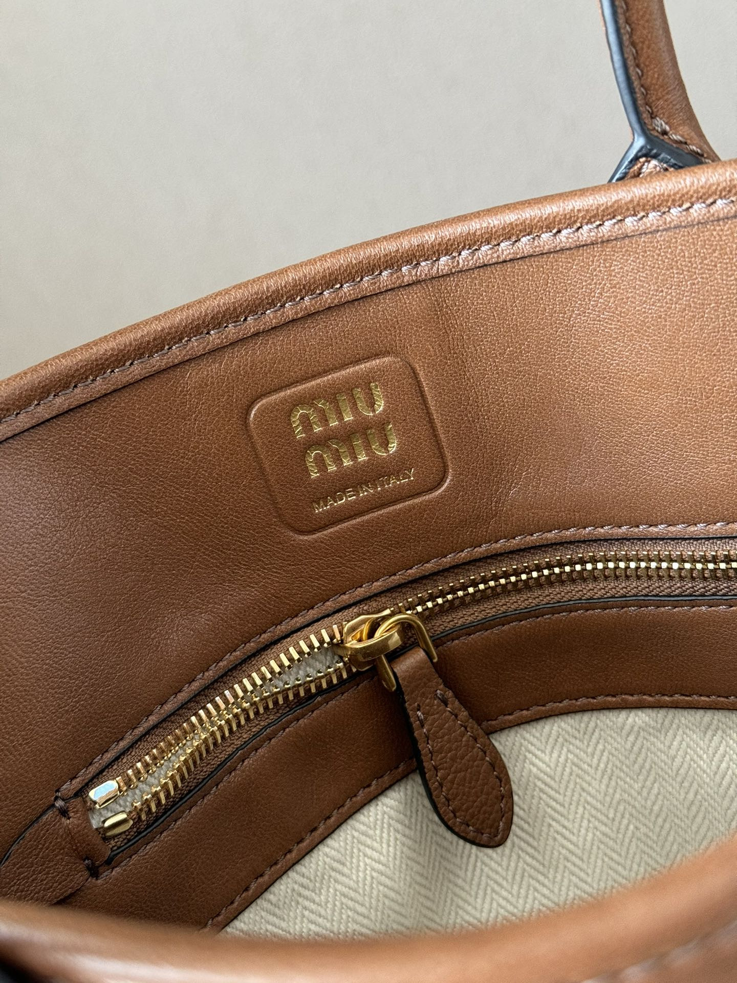 M1v M1v aventure nappa leather handbag 22x30x10cm