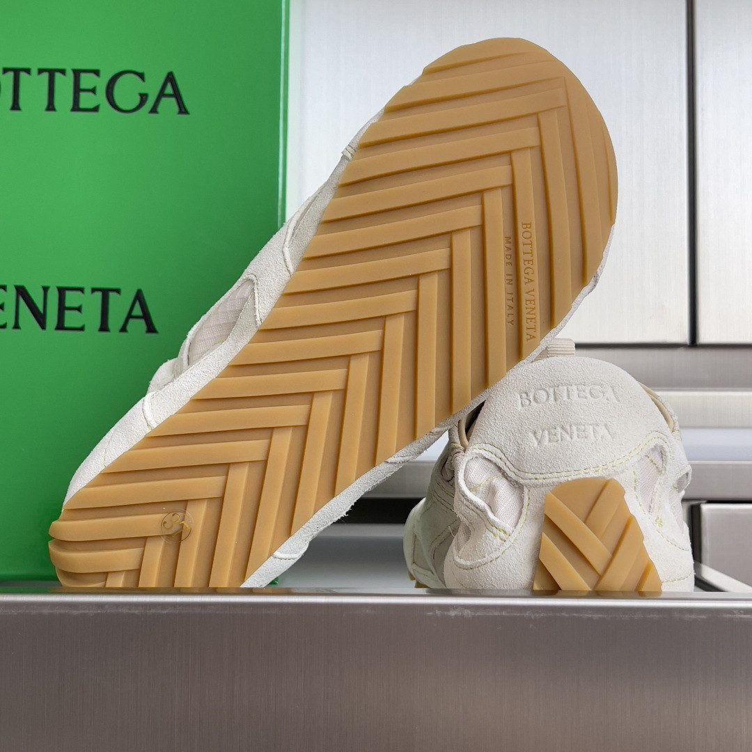 ua b0tt*ga Ven*ta orbit flash sneaker