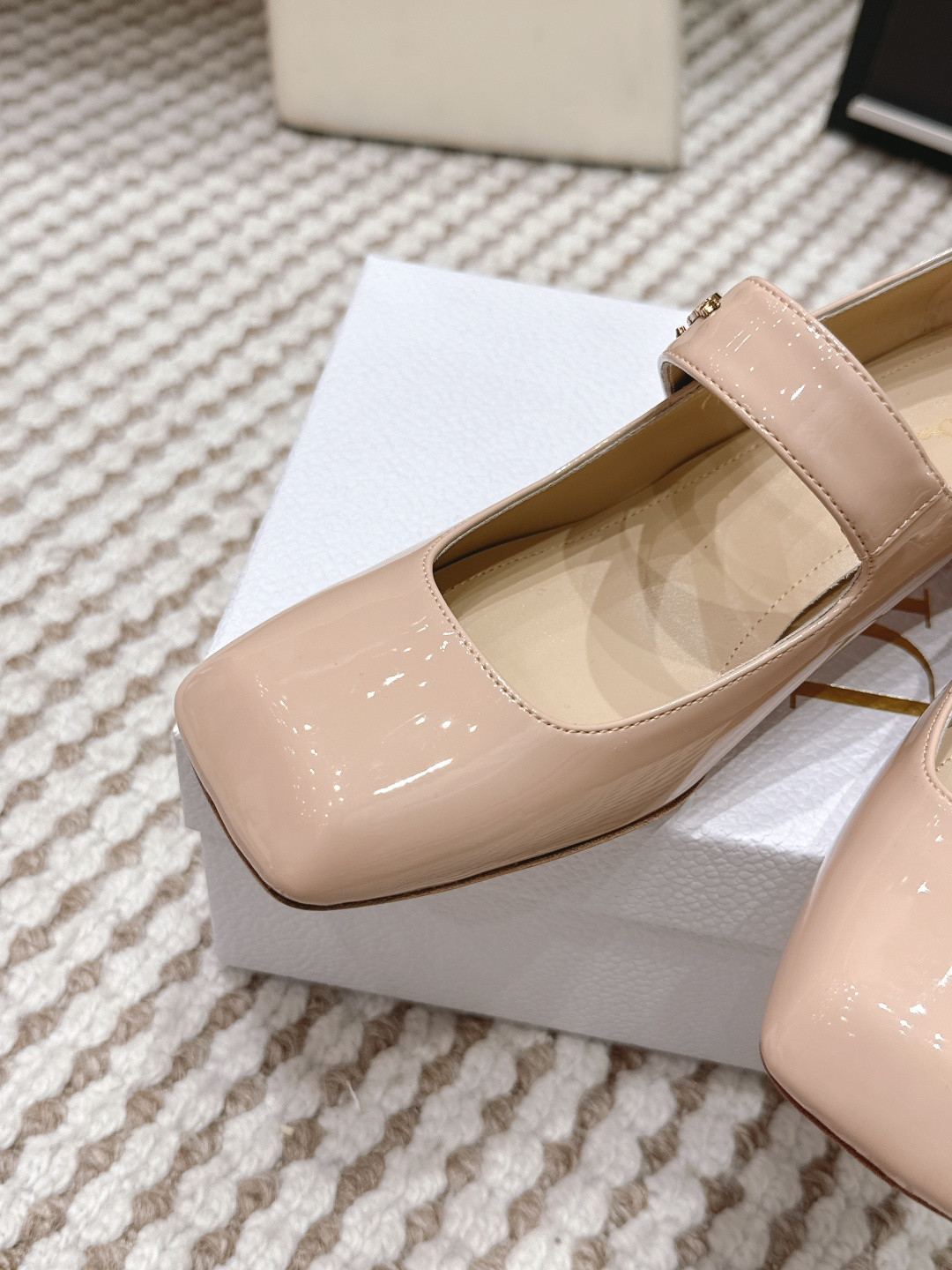ua D10r lolita high heels