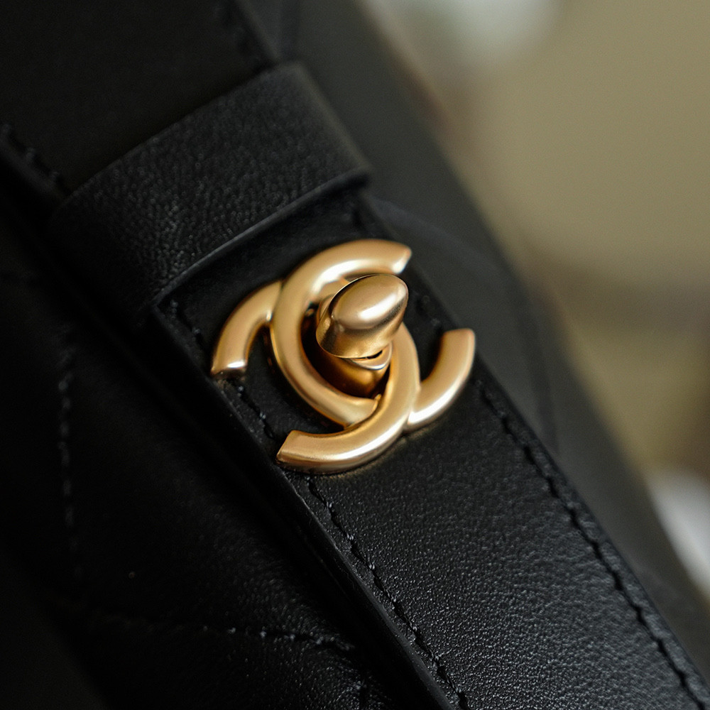 Ch**el 26c bucket bag 12x32x31cm