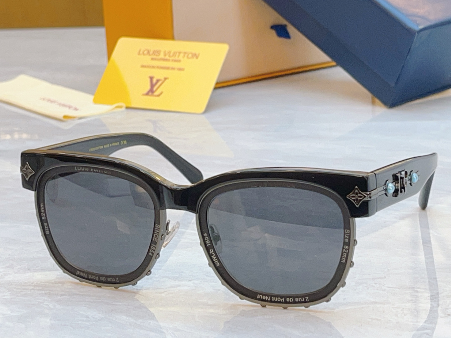 LV Glasses Z2022U 53-21-140