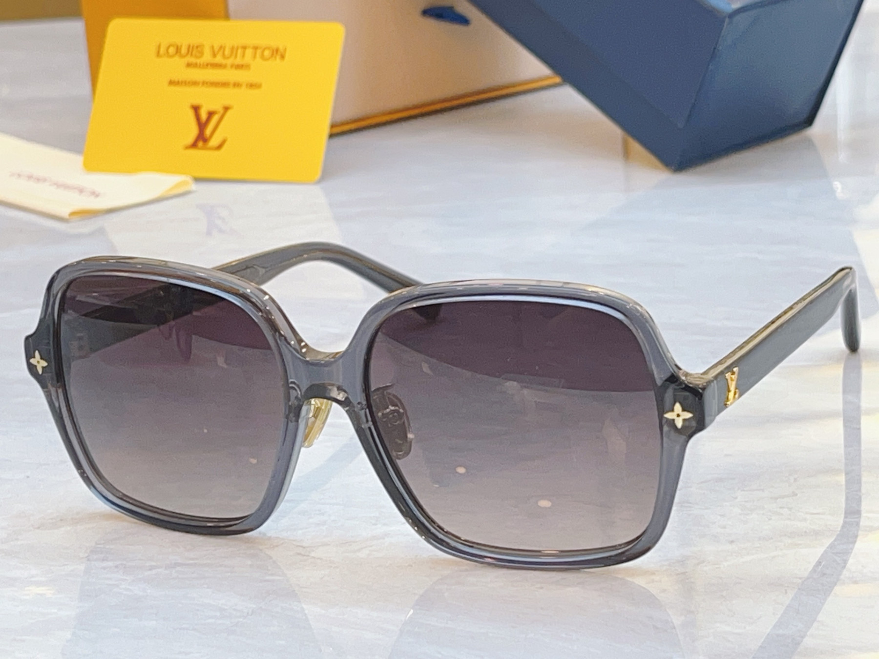 LV Glasses Z3044E 56-16-145