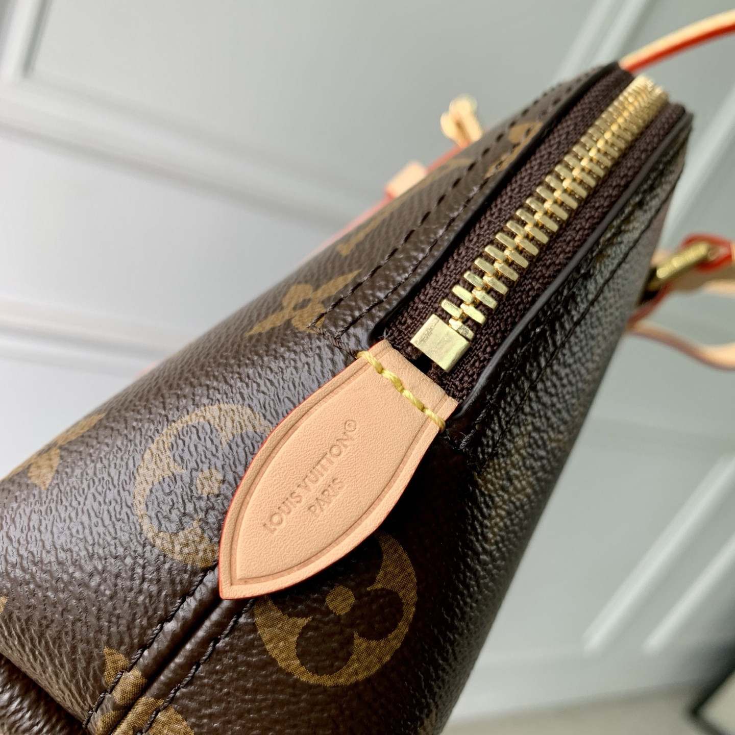 LV SQUIRE EAST WEST Handbag M28953 29x14x8cm