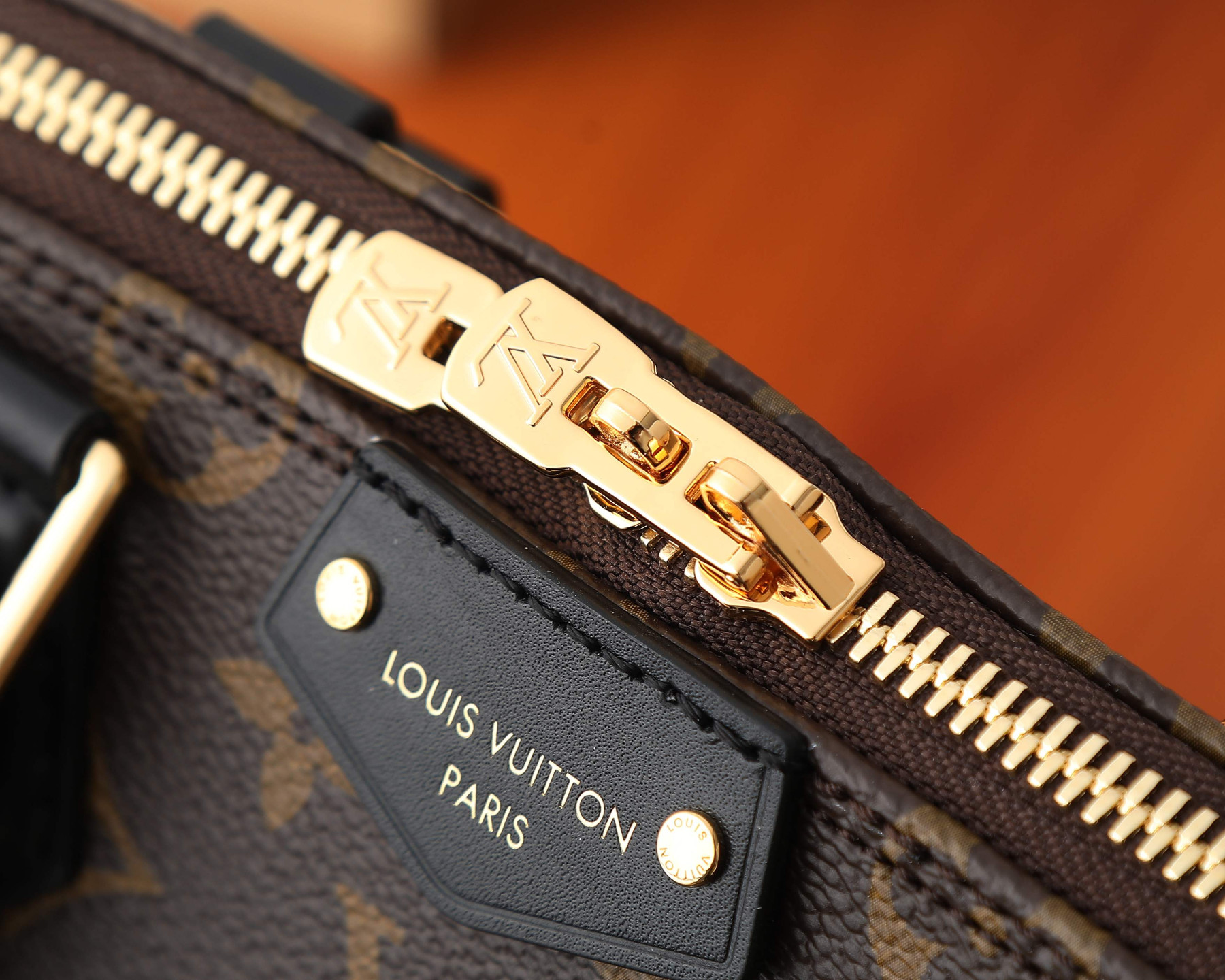LV Alma Trunk PM M27216 31x25x16cm