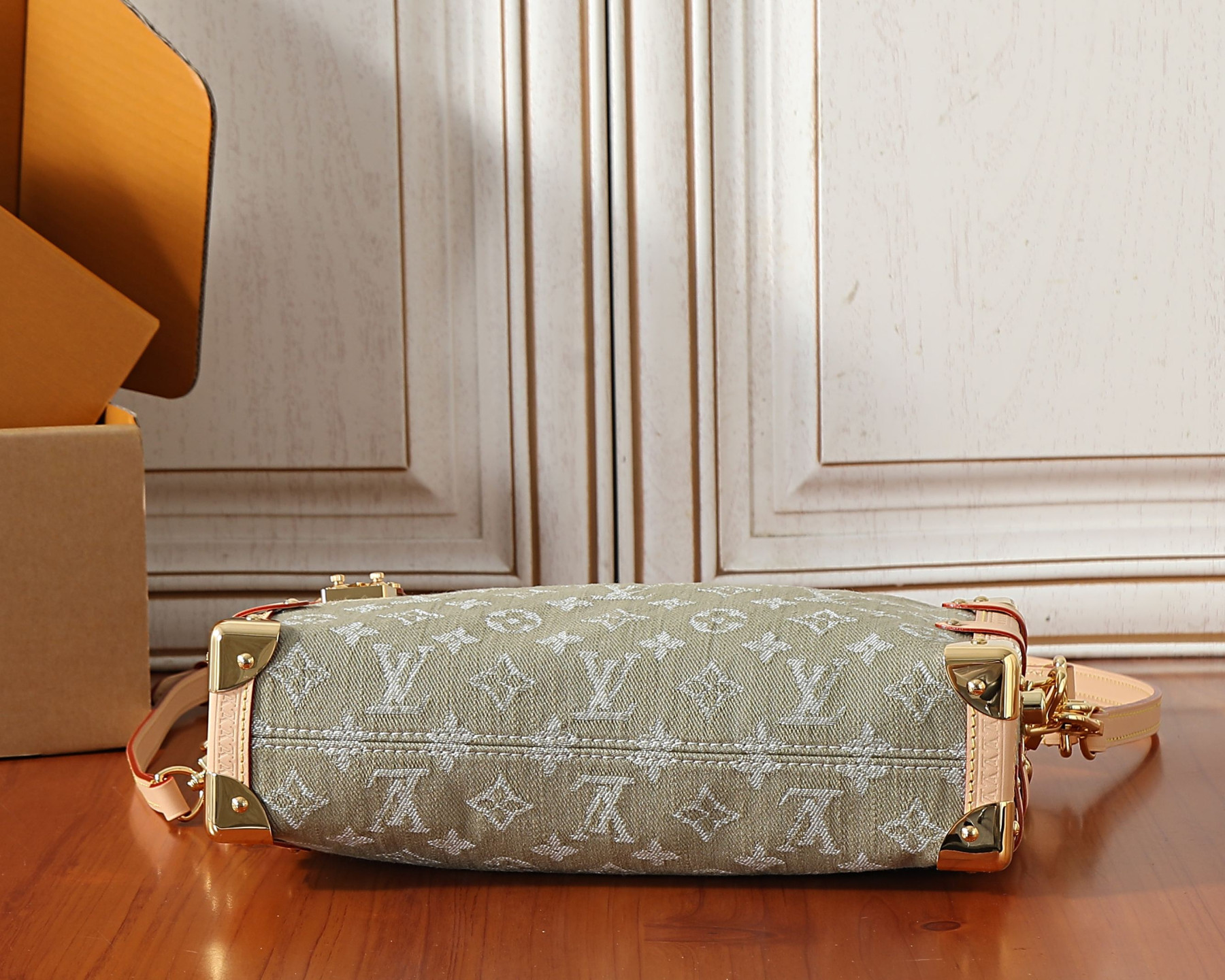 LV Side Trunk MM East West M27451 28x15x7cm