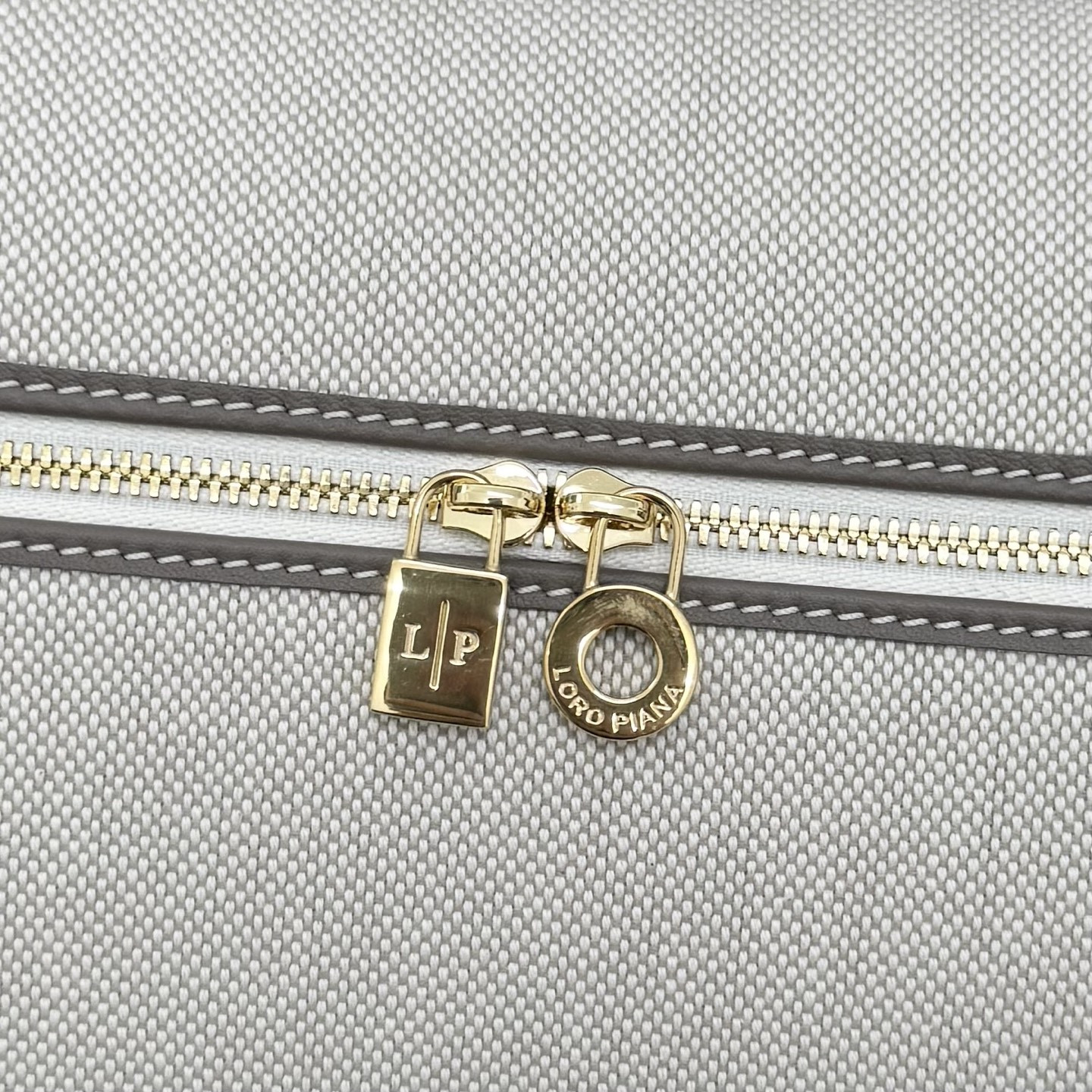 L0r0 P1ana extra pocket l27 16x27x10cm